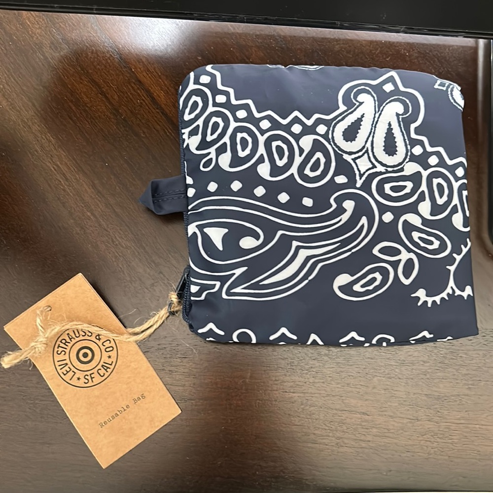 Brand New Never Used Levi’s Stauss &Co Bandanna Reusable Shopping Bag Navy Blue - Picture 4 of 5